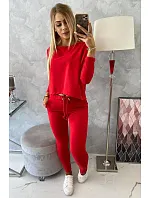 Souprava s oversize halenkou červené barvy Souprava s oversize halenkou červené barvy