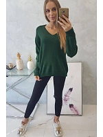Svetr s výstřihem do V tmavě zelený Svetr s výstřihem do V tmavě zelený