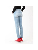 Dámské džíny Wrangler Skinny Sunkissed W Jeans W28KLE86K Dámské džíny Wrangler Skinny Sunkissed W Jeans W28KLE86K