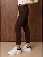 Dámské džíny Mom Fit s páskem, čokoládové, FashionStreet UY3151 Dámské džíny Mom Fit s páskem, čokoládové, FashionStreet UY3151