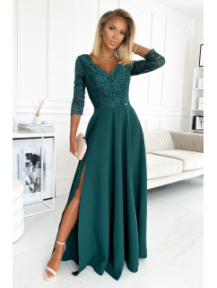 AMBER - Elegantní dlouhé dámské krajkové šaty v lahvově zelené barvě s výstřihem 309-5