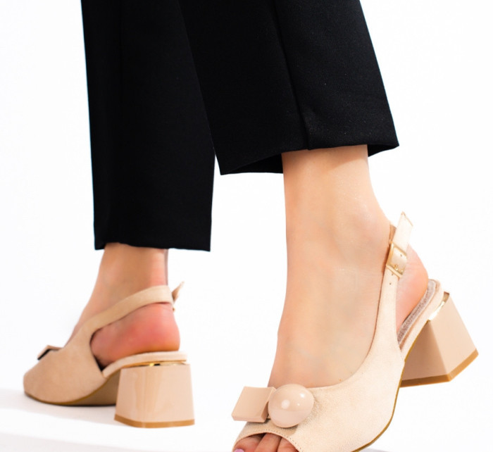 Komfortní hnědé dámské  sandály na širokém podpatku
