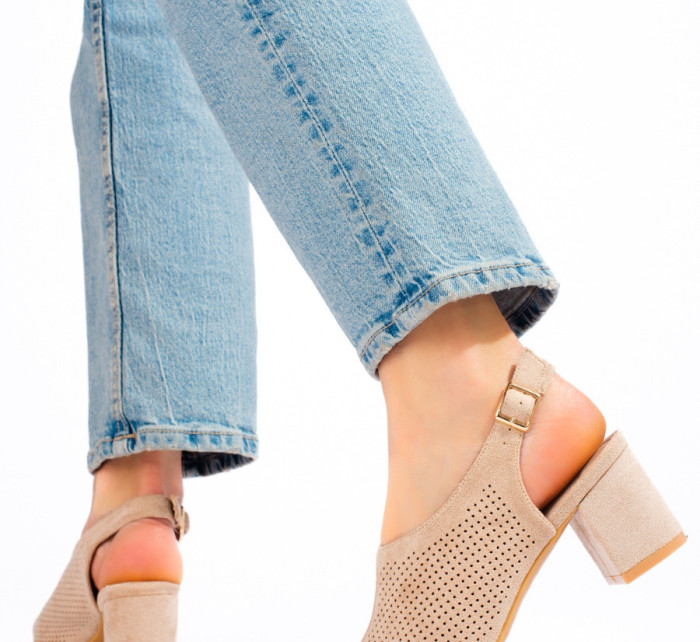 Pohodlné hnědé dámské  sandály na širokém podpatku