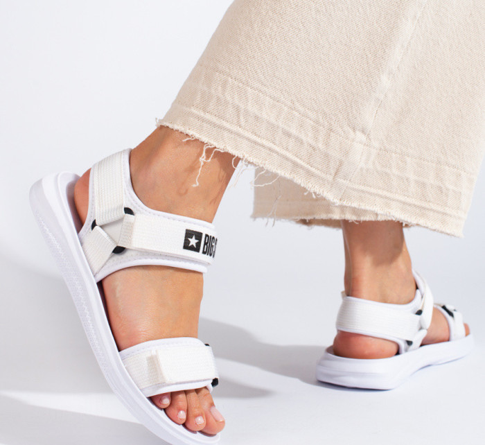 Pěkné  sandály dámské bílé bez podpatku