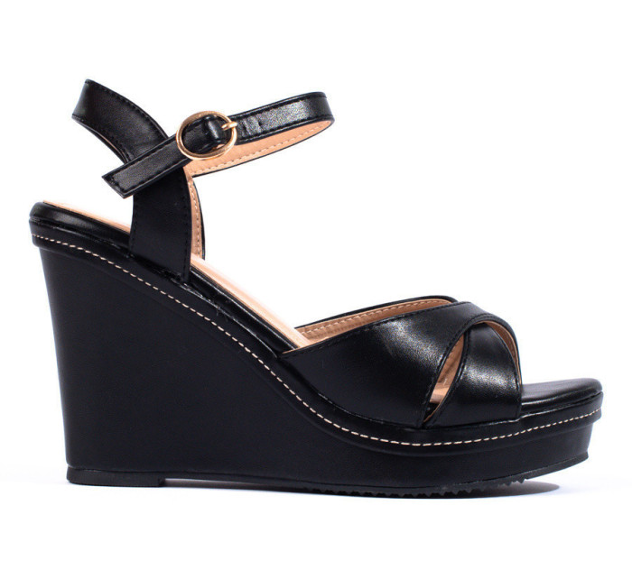 Klasické dámské černé  sandály na klínku