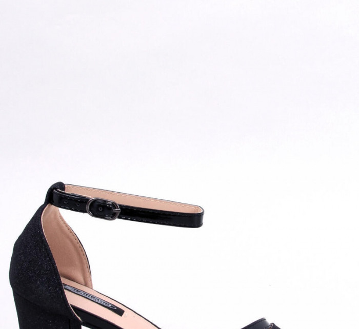 Sandály na podpatku  model 179916 Inello