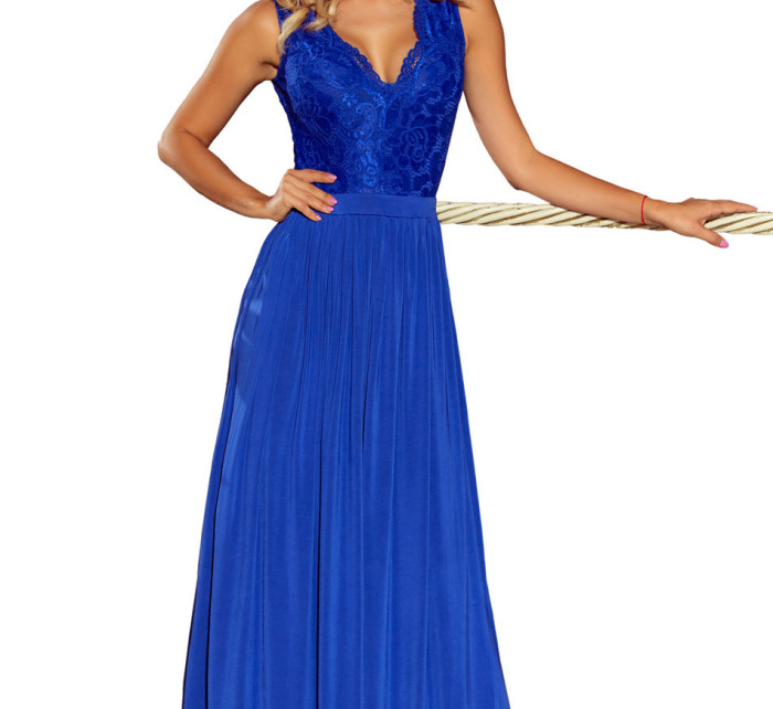 Dlouhé dámské šaty v chrpové barvě bez rukávů, s krajkovým výstřihem model 6389848