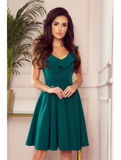POLA - Dámské šaty v lahvově zelené barvě s volánky ve výstřihu 307-2