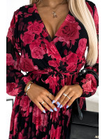 YSABEL - Plisované dámské šaty s výstřihem, dlouhými rukávy, páskem a se vzorem červených růží na černém pozadí 415-3