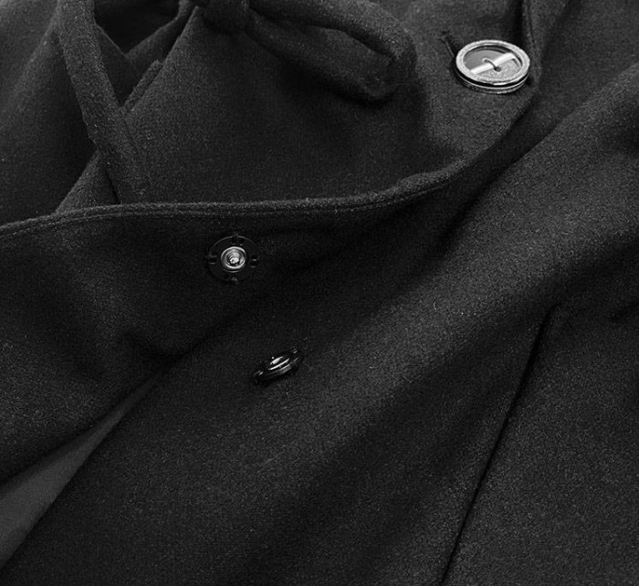 Krátký černý volný dámský kabát (2727)