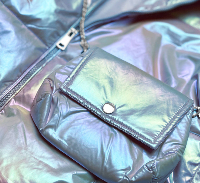 Světle modrá opalizující dámská bunda s taštičkou (AG3-07)