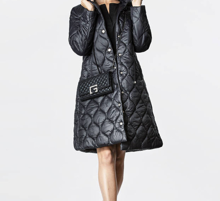 Černá dámská prošívaná bunda se stojáčkem (AG8-001)