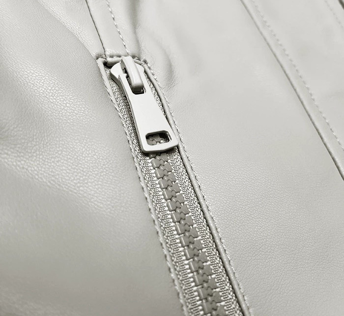 Krátká dámská bunda ramoneska v barvě ecru se stojáčkem J Style (11Z8127)