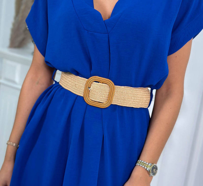 Šaty s ozdobným páskem chrpově modré barvy