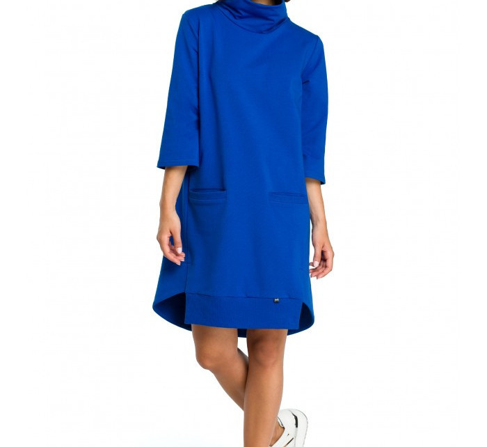 B089 Asymetrické šaty s rolovaným výstřihem - královská modř