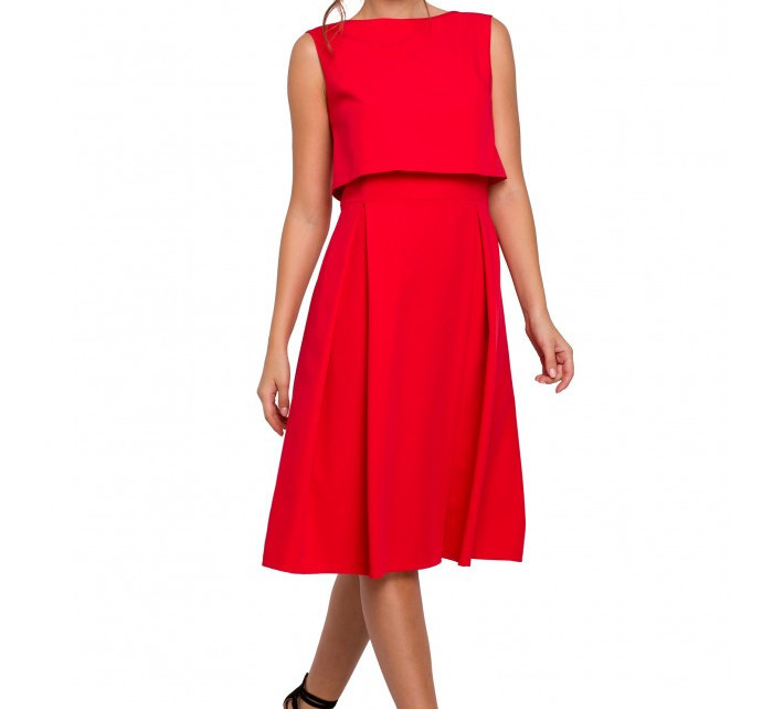 K005 Přiléhavé šaty s odhalenými zády - červené
