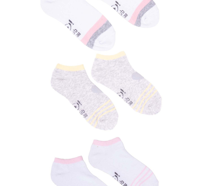 Yoclub Dívčí kotníkové bavlněné ponožky Vzory Barvy 3-pack SKS-0028G-AA30-001 Vícebarevné